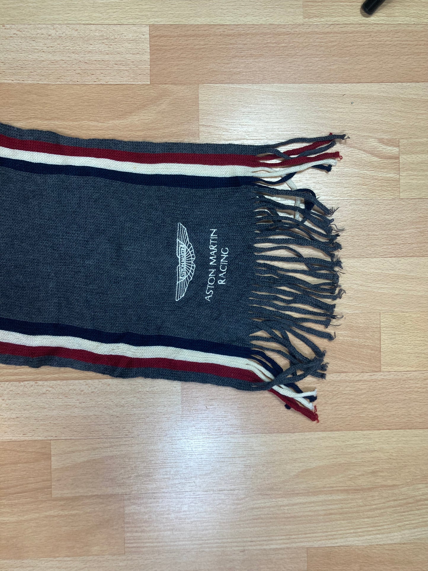 Aston Martin Scarf - vintage - ample - brodé - 1990s - 2000s - cybery2k - rare