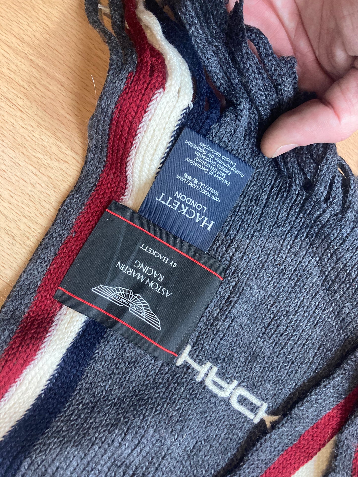 Aston Martin Scarf - vintage - ample - brodé - 1990s - 2000s - cybery2k - rare