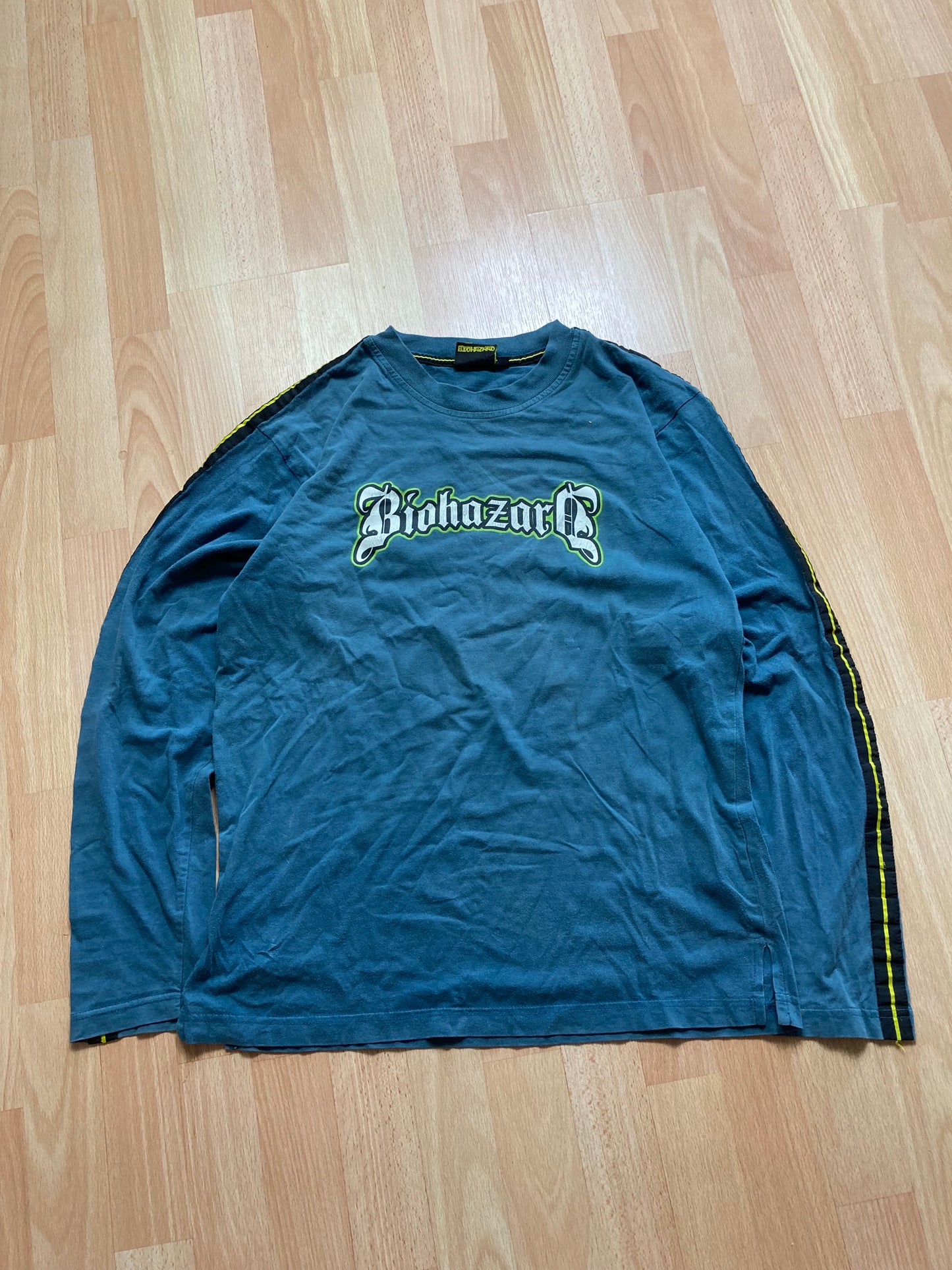 Longsleeve Biohazard hiphop - Size M - vintage - ample - brodé - 1990s - 2000s - cybery2k - rare