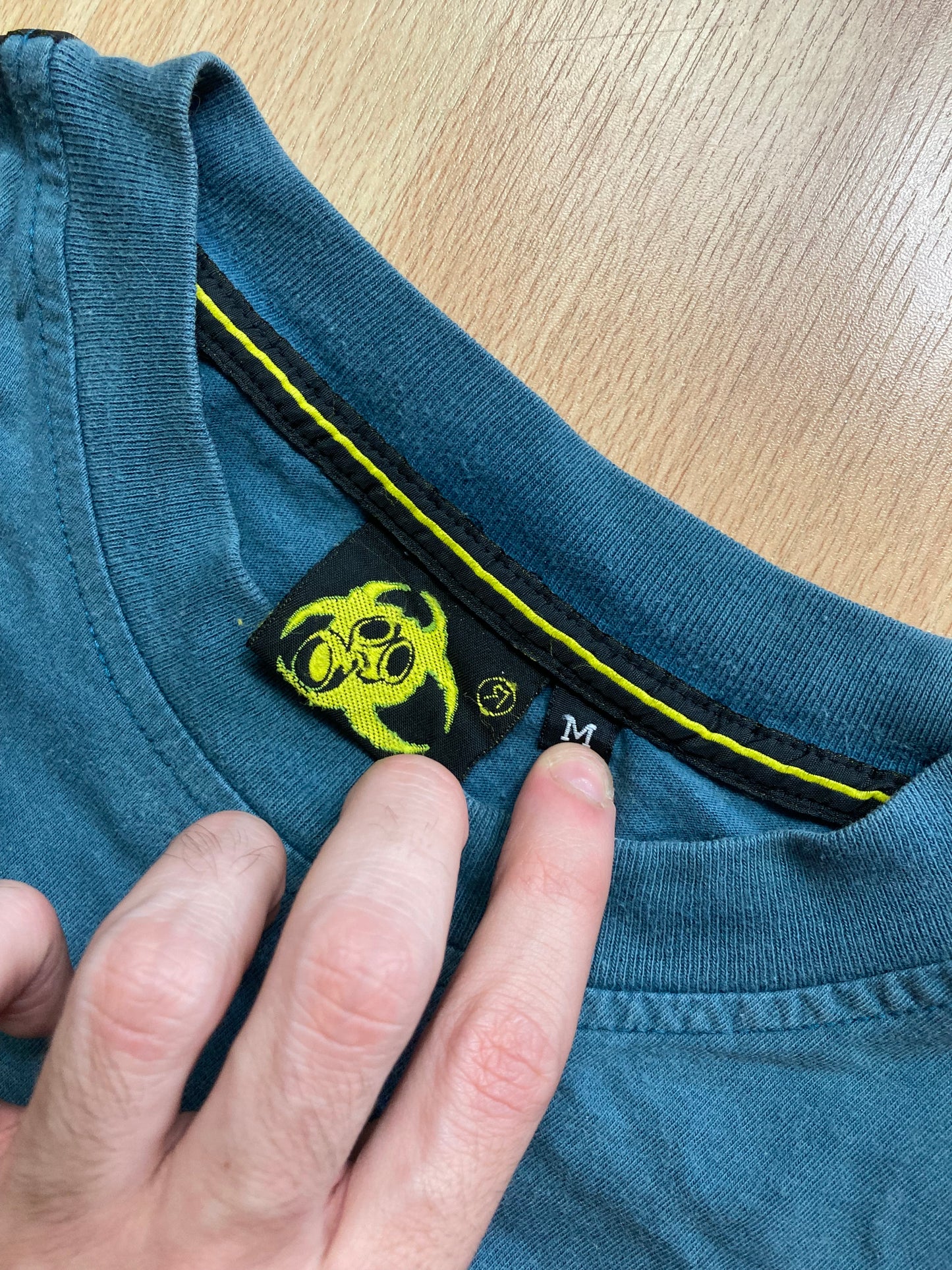 Longsleeve Biohazard hiphop - Size M - vintage - ample - brodé - 1990s - 2000s - cybery2k - rare