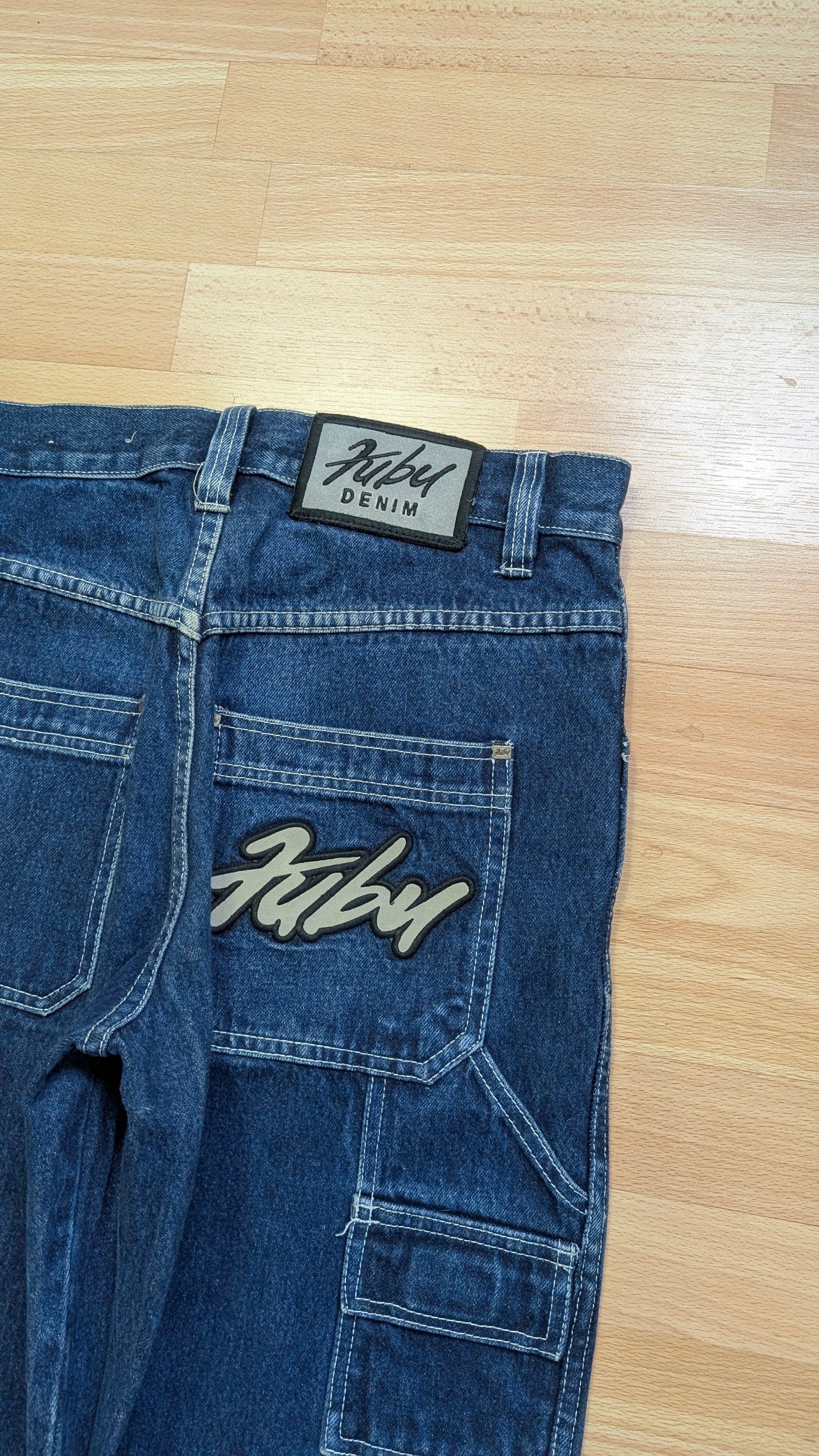 Baggy Fubu size 40