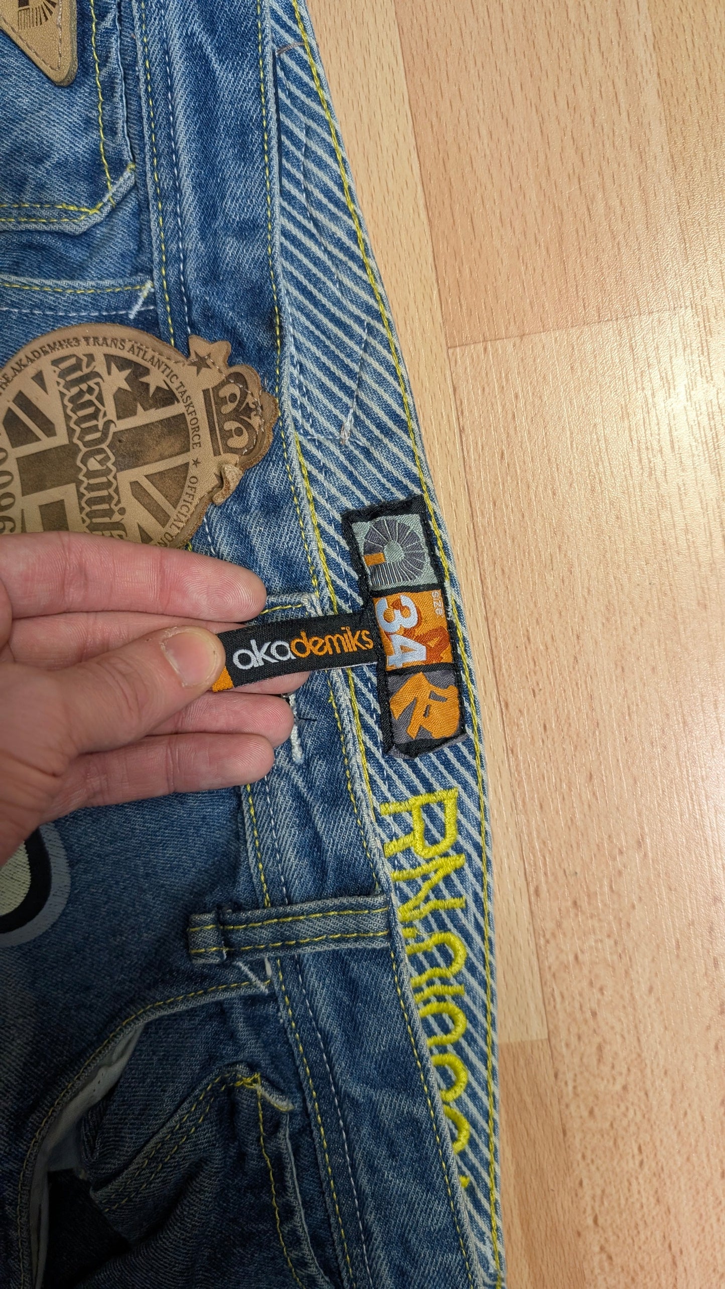 Baggy Akademiks size 44