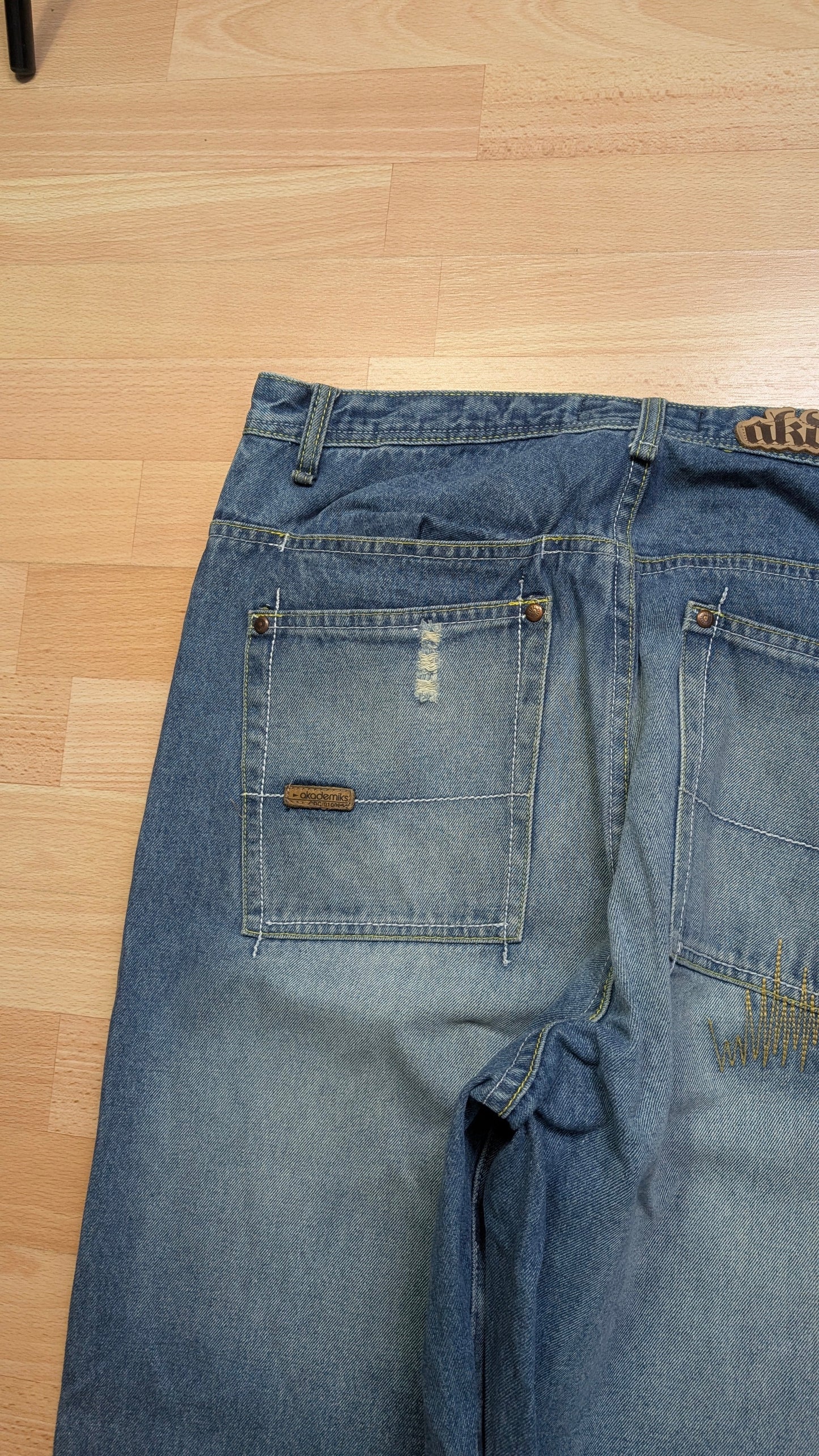 Baggy Akademiks size 44